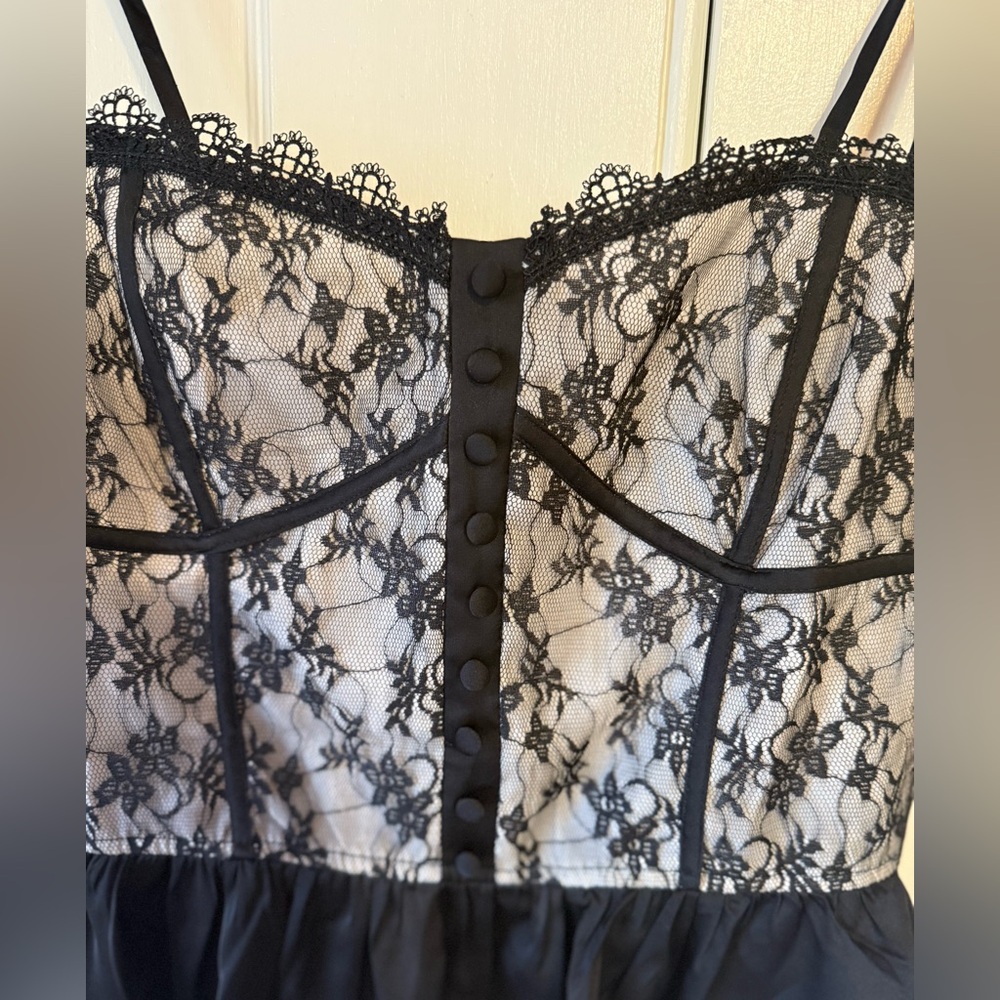 Forever 21 women’s lace bustier corset top zip back size Medium - Picture 3 of 5